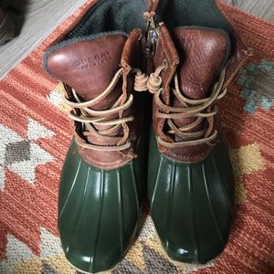 Forest green sperry bean boots
